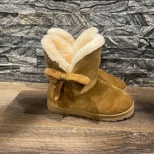 Cozy Tan Winter Boots with Bow
